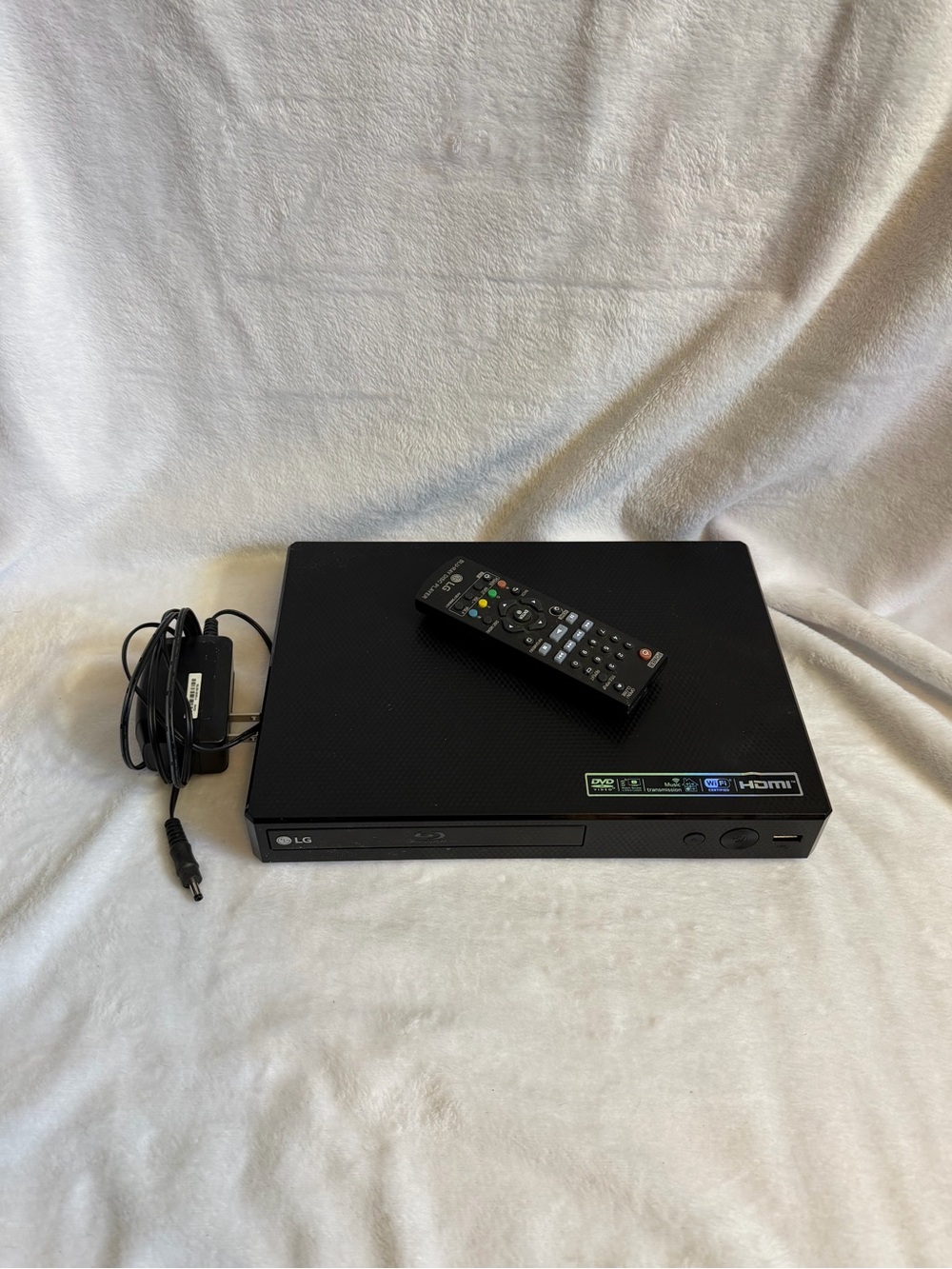 LG BP350 Blu-ray DVD Player With Remote & Power Adapter Wi-Fi HDMI 1080p WORKS